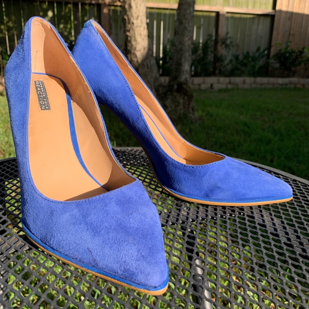 Kenneth Cole Reaction blue suede heels